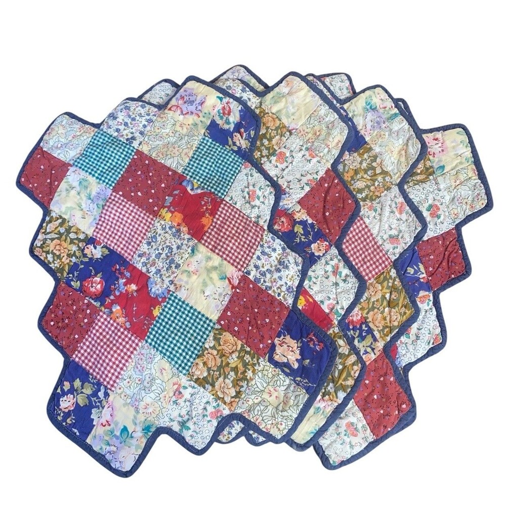 Vintage Handmade Quilted Patchwork Placemats Set of 4 Scalloped Cottagecore Blue